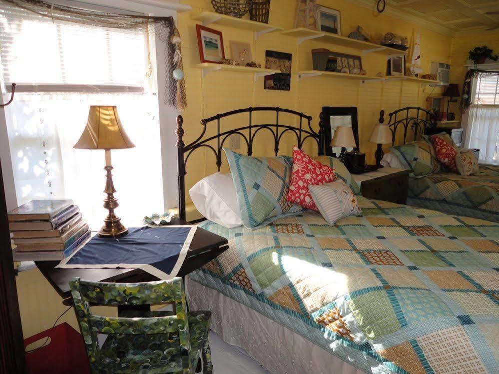 The Captain'S Stay (Adults Only) New Bern Exterior photo
